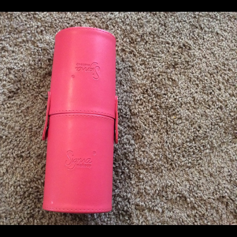 Sigma brush holder